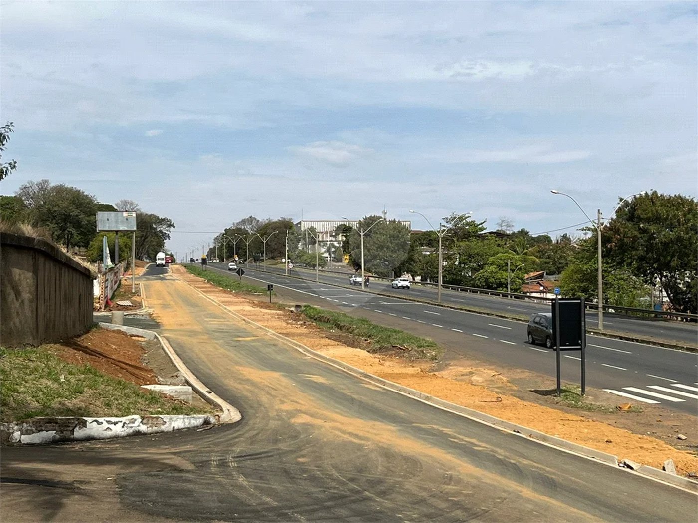 Excelente Galpão comercial para empresas disponível para venda e locação em Piracicaba - SP.