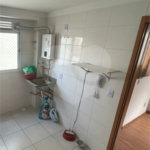 Apartamento de 44m² com vaga na garagem.