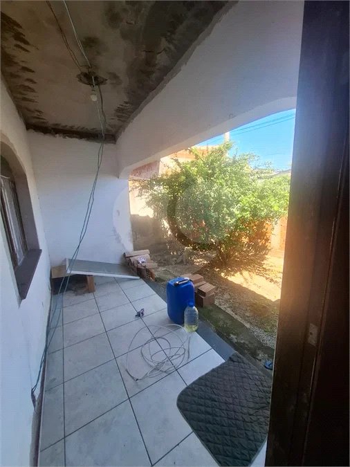 CASA LINEAR PRECISANDO DE REFORMA, 2 QUARTOS COM SUÍTE À VENDA, 121M² DE AREA CONSTRUIDA- CAMPO GRANDE