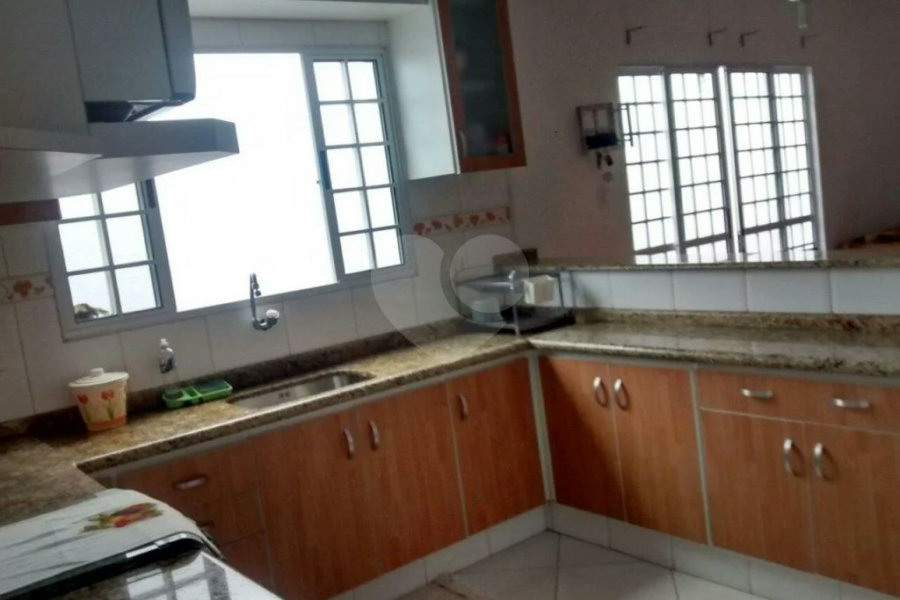 Casa térrea à venda na região do Imirim, 2 dormitórios, 2 vagas de garagem!