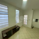 Casa térrea e salão comercial a venda no Jardim Bandeirantes.