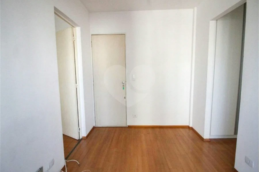 Apartamento em Santana com Sacada e Vaga de Garagem, a 650 m do Metrô