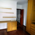 SOBRADO DE 426,0 M² COM 04 SUITES, SALÃO DE FESTAS, 06 VAGAS,06 BANHEIROS E PISCINA PARA LOCAÇÃO OU VENDA NO BARRO BRANCO