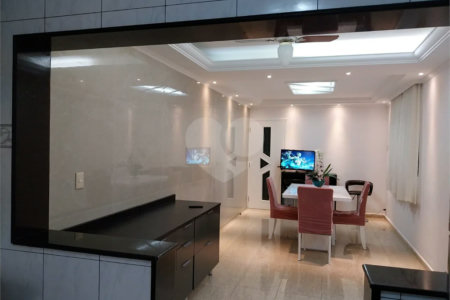 Casa com 324m², 4 dormitórios, sendo 1 suíte, 4 vagas, à venda no Jardim Las Vegas em Santo André.