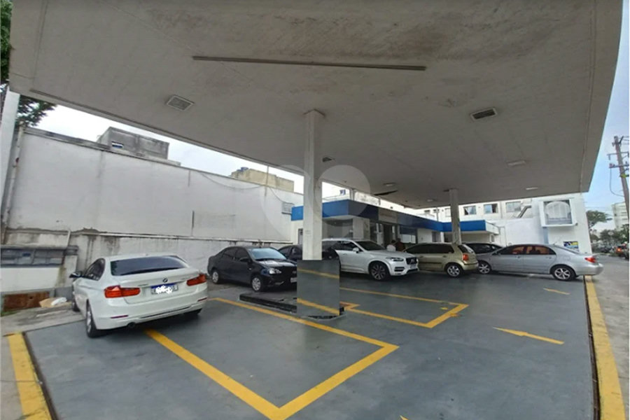 Espaço ideal para posto de gasolina, farmácia e loja no Bom Retiro