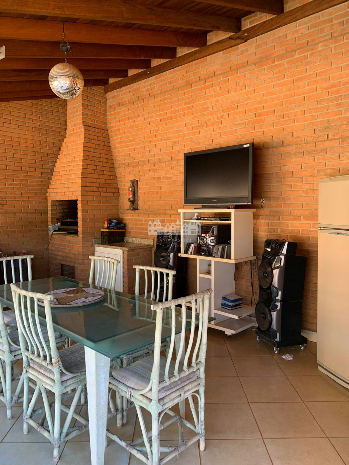 Casa à venda em Aparecida de São Manuel, São Manuel – SP, com projeto que valoriza conforto, iluminação natural e áreas de convivência.