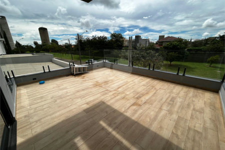Casa de alto padrão para venda no condomínio Damha III.