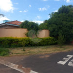 Casa térrea com piscina no Residencial Samambaia.