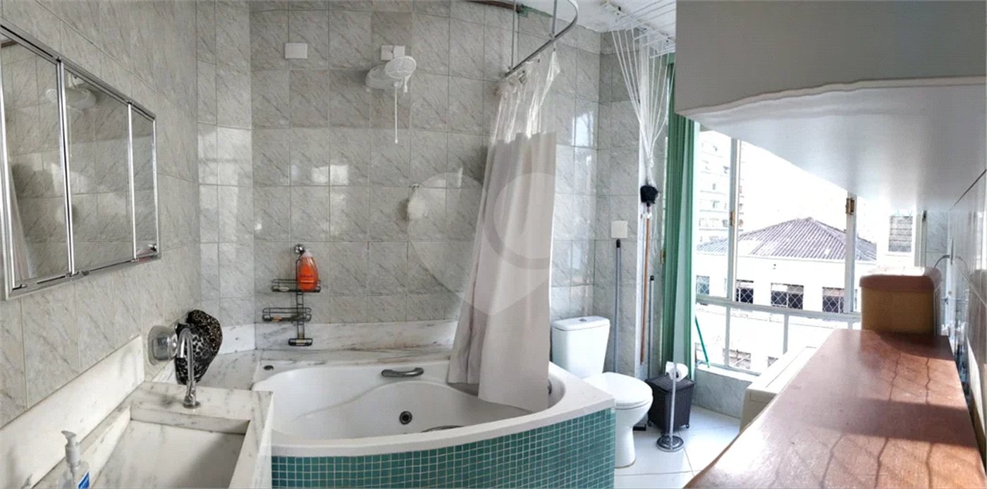 Apartamento e Sala Comercial no centro de São Paulo.