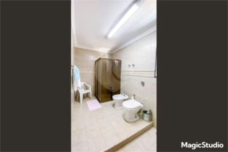 Casa com 540m² , 5 dormitórios , sendo 4 suítes , 10 vagas , à venda no bairro Jardim , em Santo André