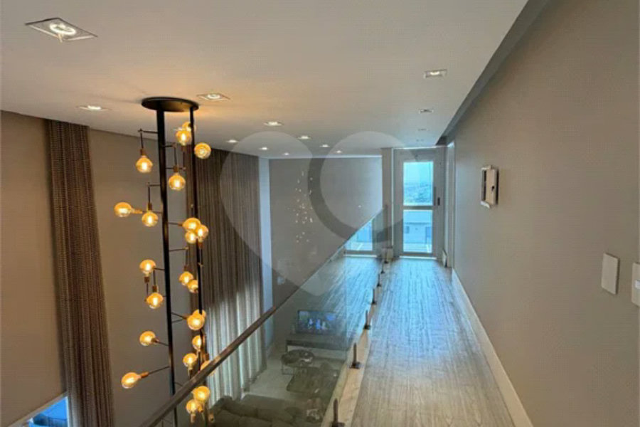 Casa de alto padrão em condomínio exclusivo com 4 suítes