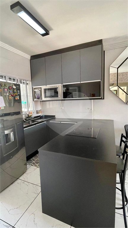 Casa Térrea à Venda com 3 dormitórios em Atibaia/SP