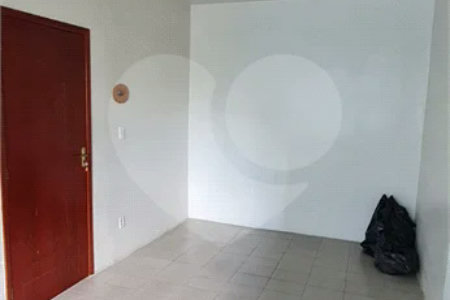 Apartamento na estrada do pré com 2 quartos no Condomínio Residencial Dupret