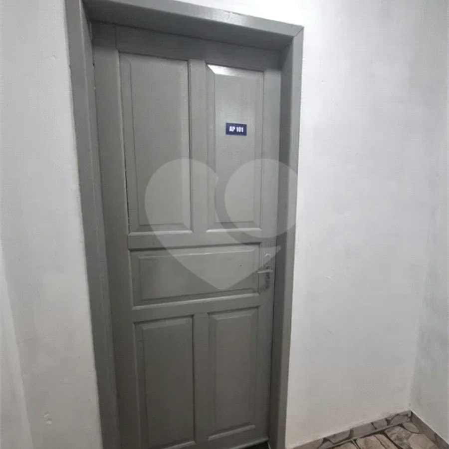 SOBRADO TIPO APARTAMENTO COM 1 QUARTO PARA LOCAÇÃO 42m² - SANTISSIMO