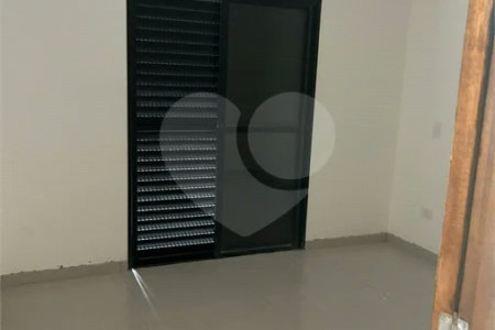 Casa à venda com 3 quartos, sendo 1 suíte, no condomínio Marselha VI, São Roque - SP