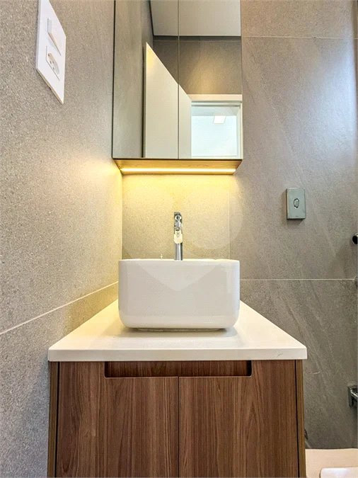 Casa Térrea Evidências - Indaiatuba/SP - R$ 1.950.000,00 - Área Total 307,33 m² - Área Construída 201,90 m² - TÉRREA - 03 suítes sendo a master com closet; Escritório; Lavabo; Cozinha com cooktop, forno, micro-ondas e coifa; Móveis planejados na hall de entrada, sala, escritório, cozinha, gourmet, s