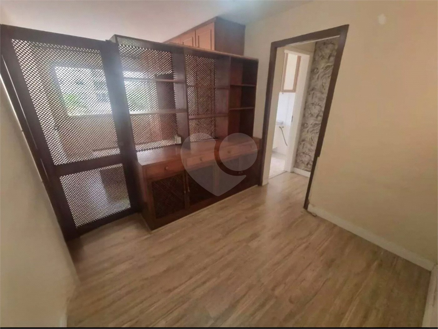 Studio com 33m2 AU, 39m2 AT, com 1 dormitório, sem vaga, a 1 quadra da Av Paulista e Metro Paraíso.
