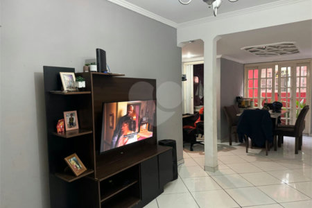 Sobrado a venda na Mooca, com 120m2, 2 dormitórios e 2 vagas - Estuda permuta.