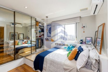 Duplex à venda com 3 quartos, sendo 3 suítes, em Vila Suzana 287m²