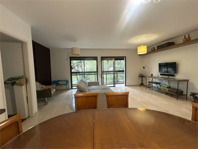 Apartamento para alugar com 3 suítes em Santo Amaro, São Paulo, SP