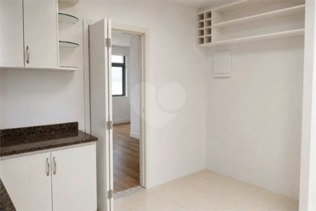 Apartamento Amplo na Saúde | 89 m², 2 Dormitórios e 1 Vaga