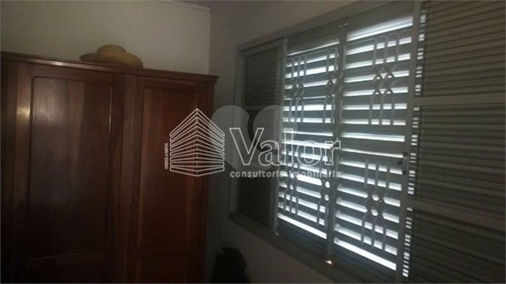 Casa térrea com 2 dormitórios.