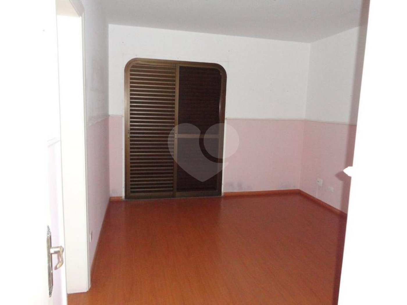 APARTAMENTO PARA VENDA OU LOCAÇÃO COM 6 DORMITÓRIOS ALTO PADRÃO