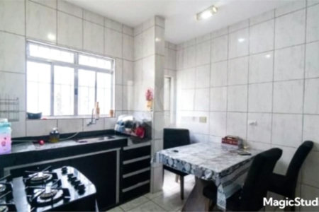 Casa com 200m² , 4 dormitórios , sendo 3 suítes , 2 vagas , à venda no Jabaquara.
