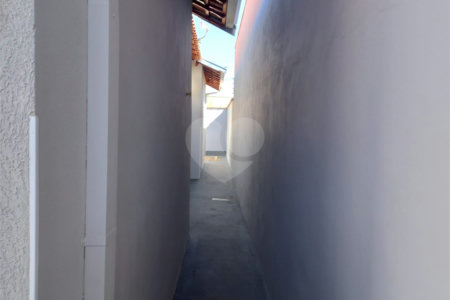 Casa térrea em Araraquara/SP.