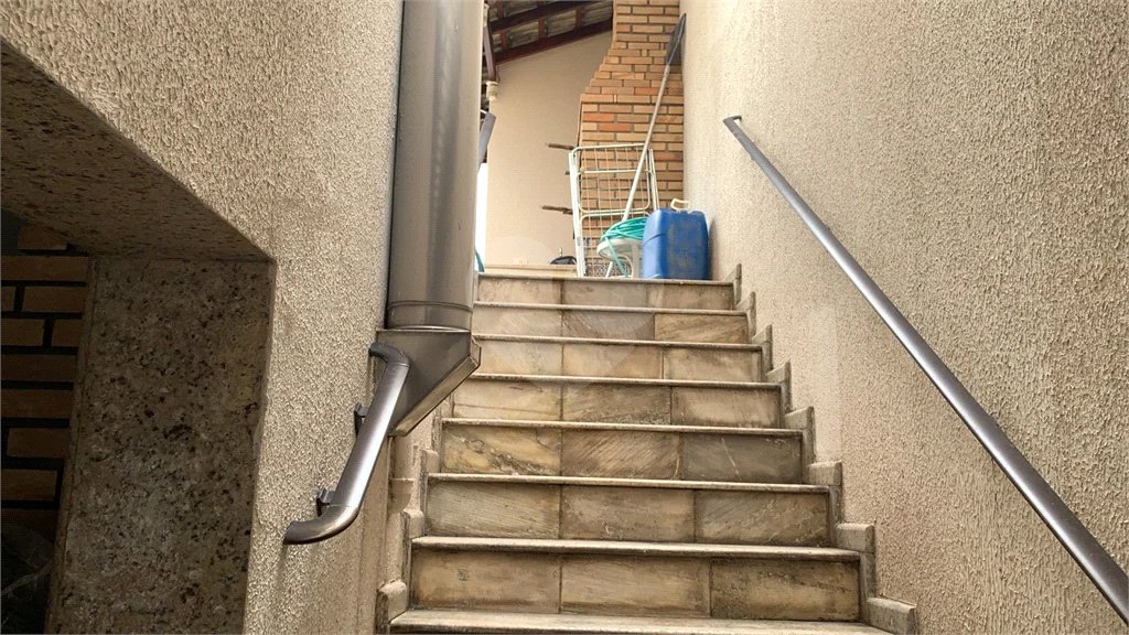 Sobrado 4 suítes, piscina e 6 vagas de garagem na Vila Lúcia