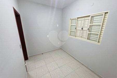 Sobrado 3 quartos 1 suíte e área de lazer