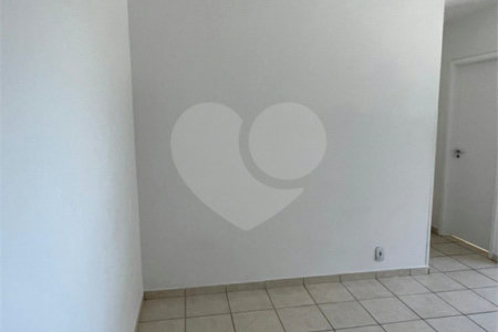 Apartamento no Condomínio Residencial Parque Romance.