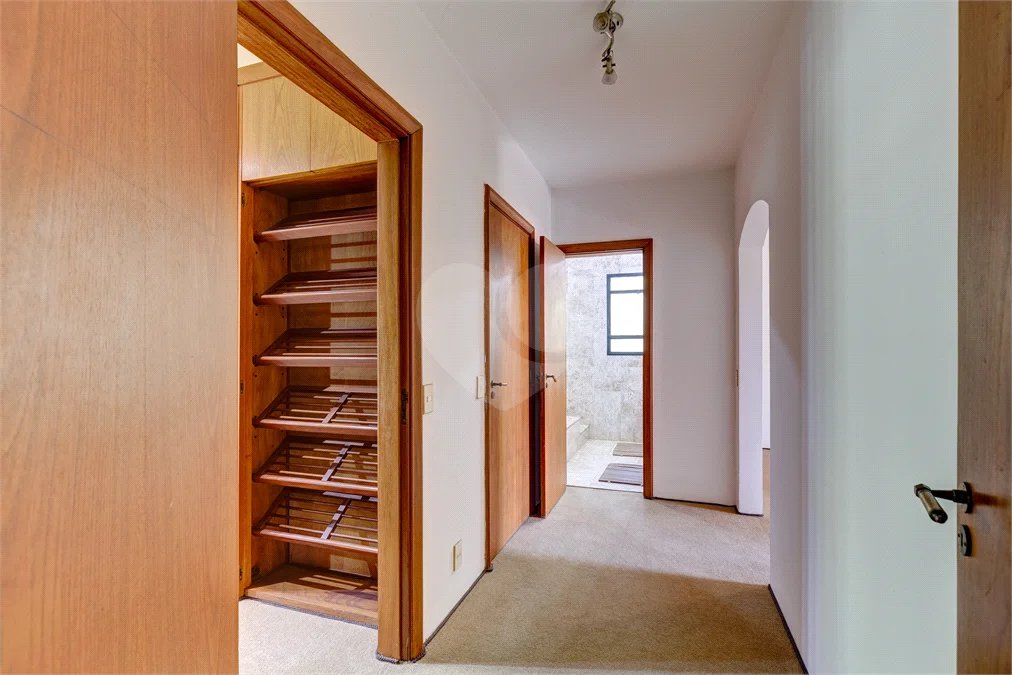 Sobrado à venda ou para alugar com 4 quartos, sendo 2 suítes, em Alto da Boa Vista, São Paulo, SP