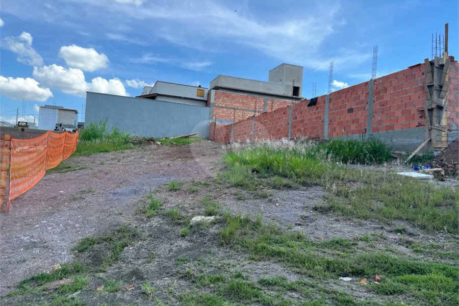 Terreno bem localizado com ótimo preço no Soleil.