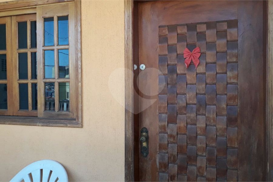 BELA CASA 274 M² C/ 3 QUARTOS 1 SALA 1 COZINHA 3 BANHEIROS 2 VAGAS Para Estacionamento coberta P/ VENDA NA V N Cachoeirinha