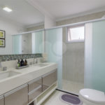 Casa à venda com 4 quartos, sendo 2 suítes, no condomínio Residencial Vila Lagos, São Paulo - SP