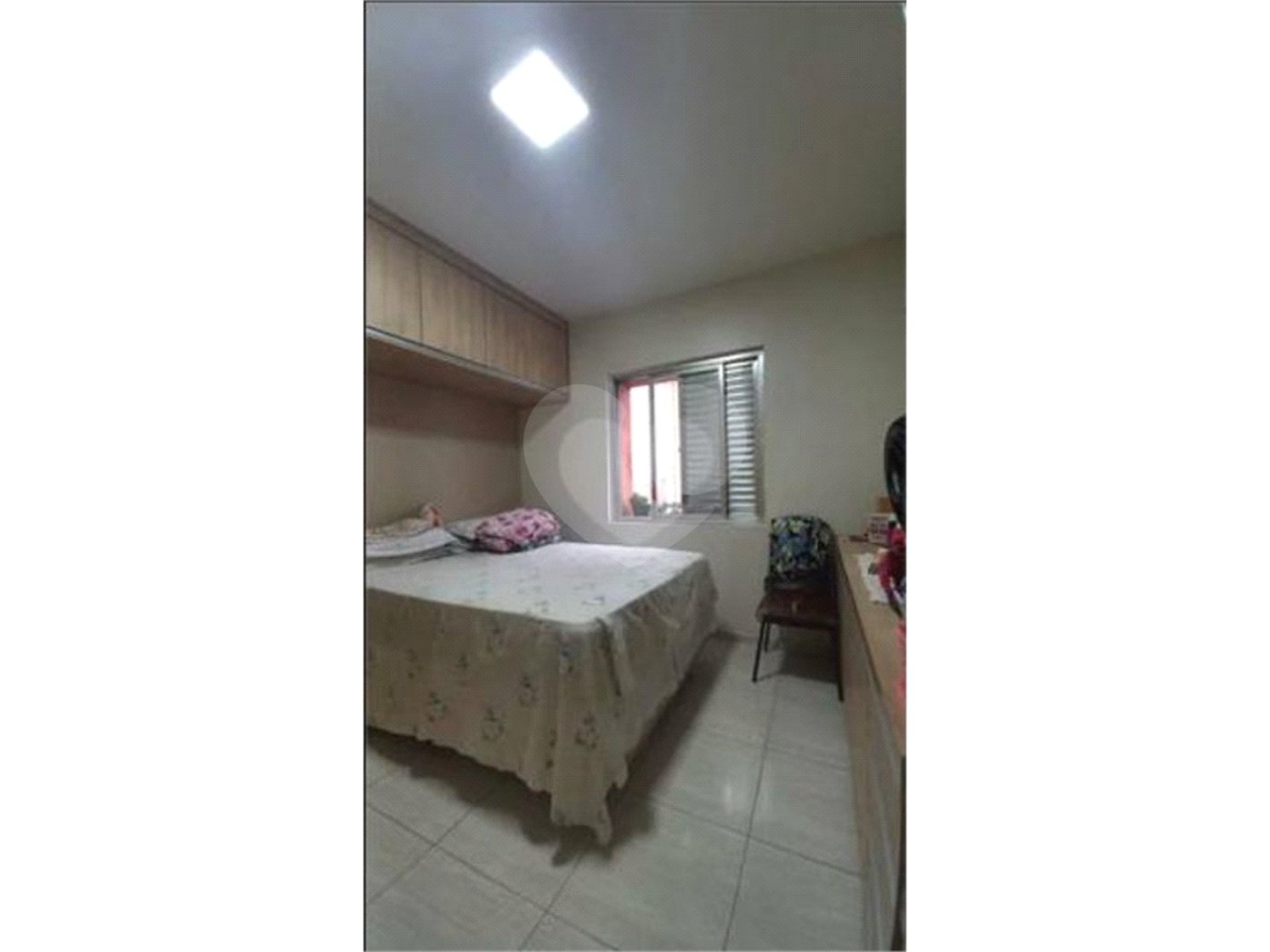 2 quartos e vaga de garagem