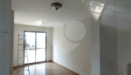 Apartamento à venda com 3 quartos em Vila Araguaia, São Paulo, SP