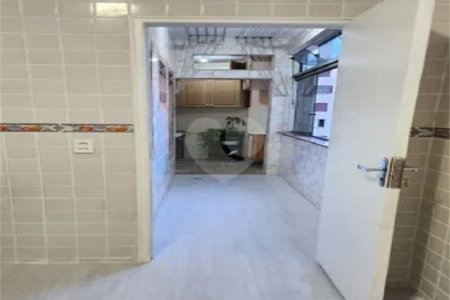 Apartamento à venda no bairro Barra Funda.