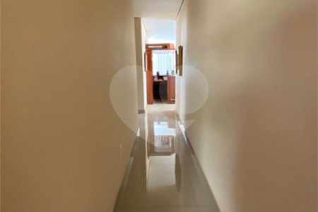 Linda casa Condomínio Santa Isabel I