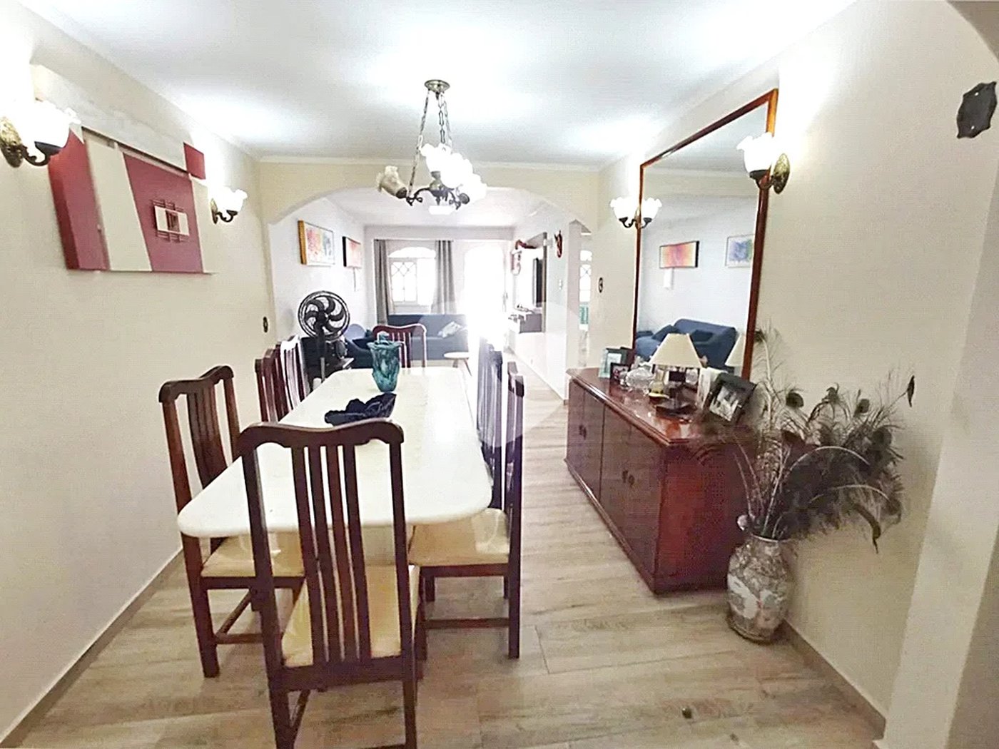 Casa Santa Teresinha | 4 Suítes | 280m² | 3 Vagas | Excelente Localização