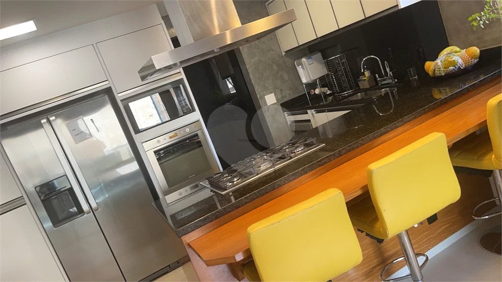 Apartamento na Mooca com 204 m² com vista maravilhosa, sendo 3 suítes e 4vagas.