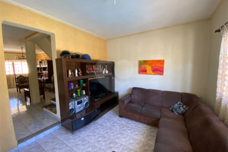 Casa/sobrado para venda com piscina no Santa Felícia Jardim