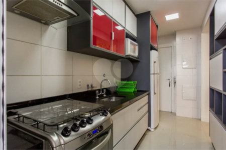 Apartamento à venda na Vila Mariana de 100m² com 3 dormitórios, 2 suítes, 2 vagas e lazer