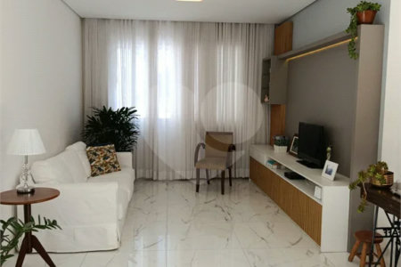 Sobrado novo, com 250m², 3 quartos, sendo 1 suíte, 2 garagens, à venda na Vila Prudente