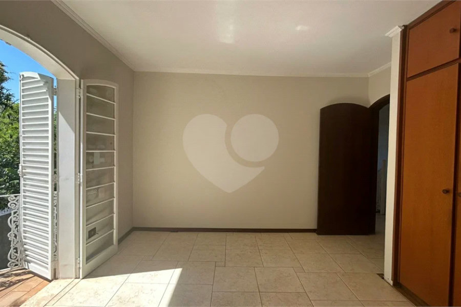 Venda Casa com 4 Dormitórios no Parque Santa Cecília