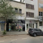 Sobrado comercial com 150m² , 7 salas , 3 banheiros , para locação na Bela Vista.