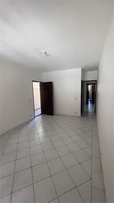 Sobrado à venda com 4 quartos, sendo 1 suíte, em Jardim Ester Yolanda, São Paulo, SP