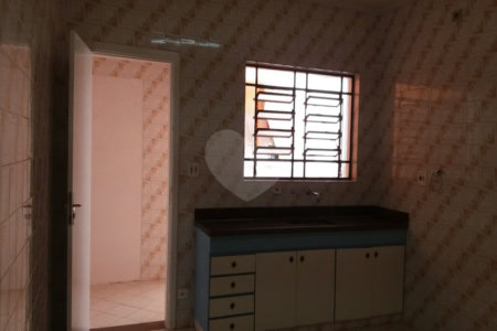 Casa com 125m² , 2 dormitórios , 2 vagas , à venda no Jardim Las Vegas em Santo André.