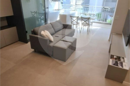 Apartamento com 2 dormitórios e uma suíte, mobilíado no Ibirapuera.